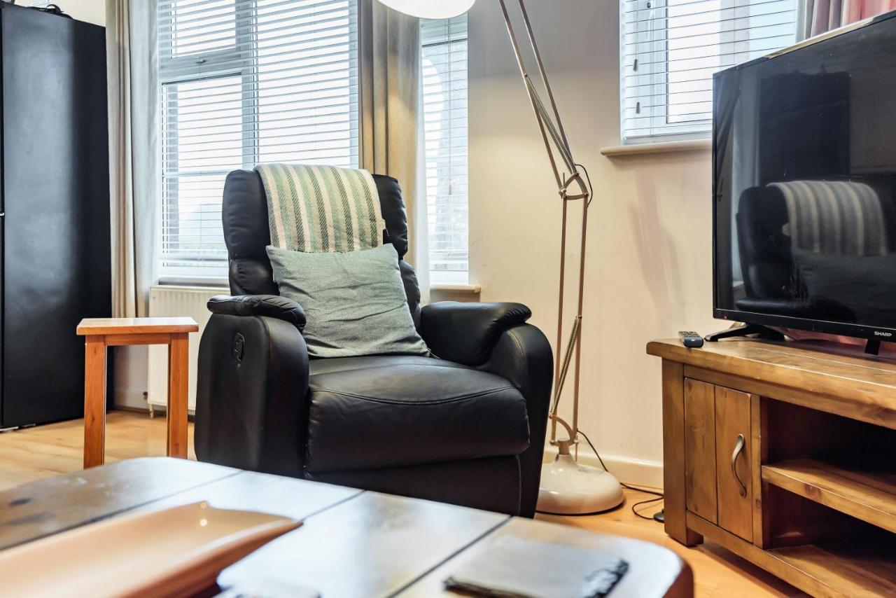 Stylish 2 Bedroom Apartment, Central Exeter, Parking On Site Exterior photo